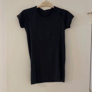 Lululemon Tech Short Sleeve Shirt